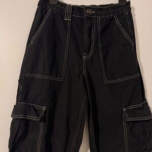 BDG Women’s Black Cargo Pants & White Contrast Stitching W26 L32